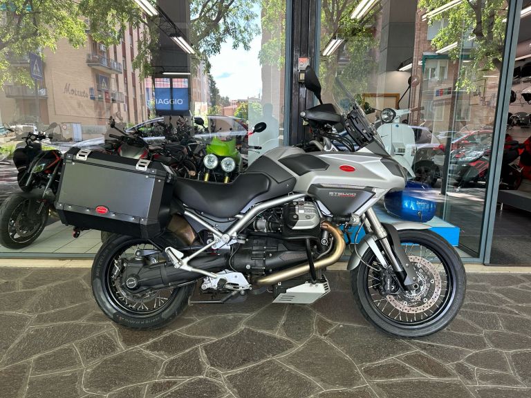 MOTO GUZZI STELVIO